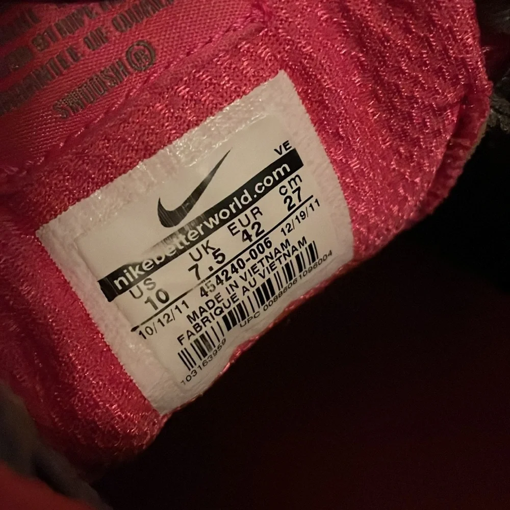 Nike tennis Shoes Gray Pink 10